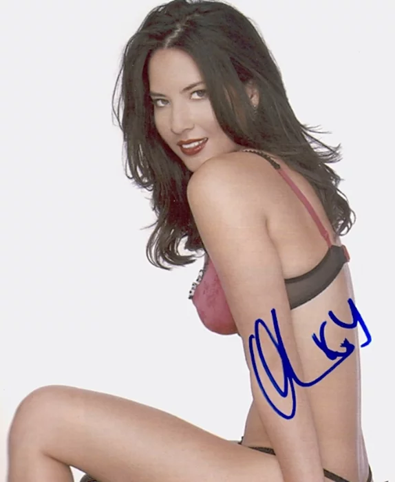 Olivia Munn autograph