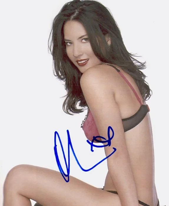 Olivia Munn autograph