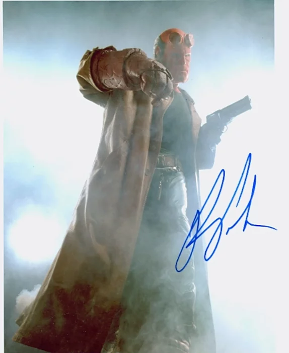 Ron Perlman autograph