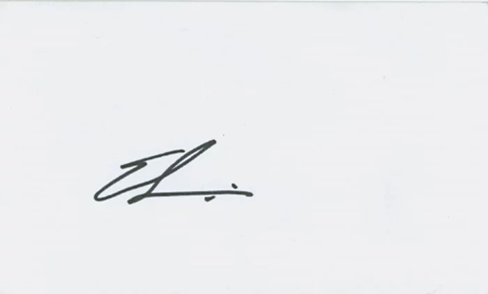 Elizabeth Banks autograph