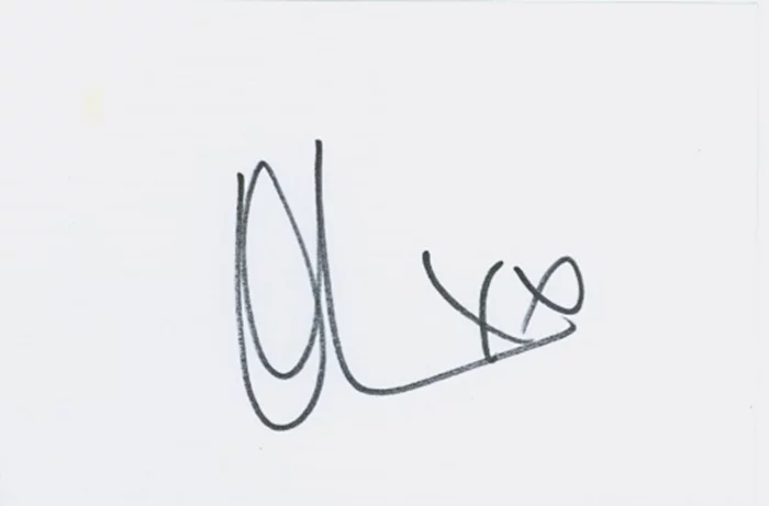 Olivia Munn autograph