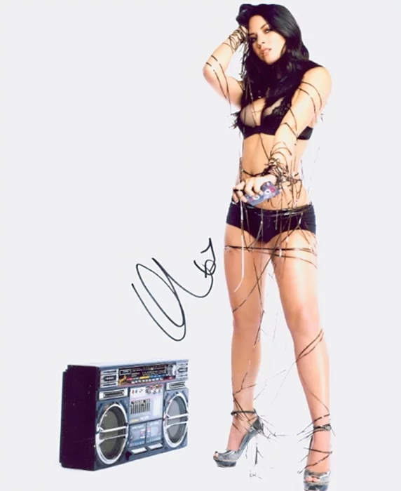 Olivia Munn autograph
