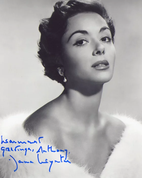 Dana Wynter autograph
