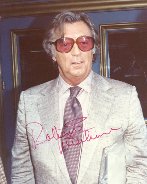 Robert Mitchum autograph