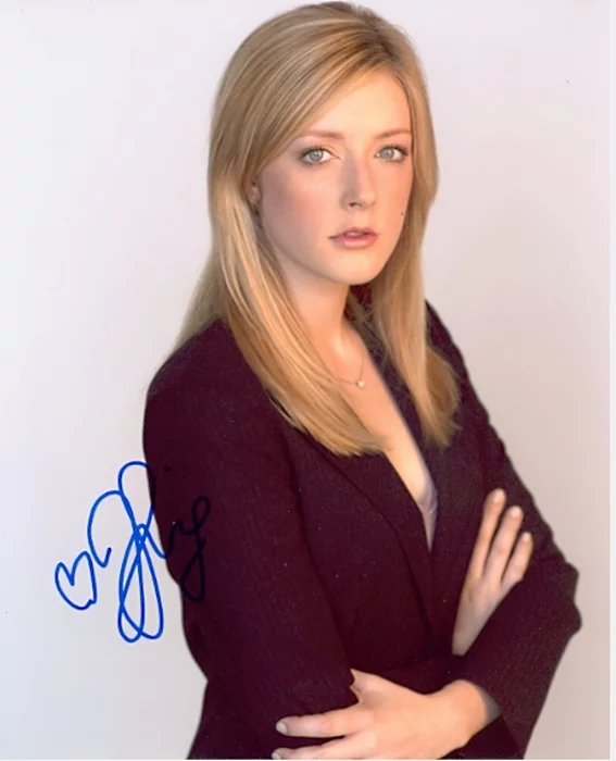 Jennifer Finnigan autograph