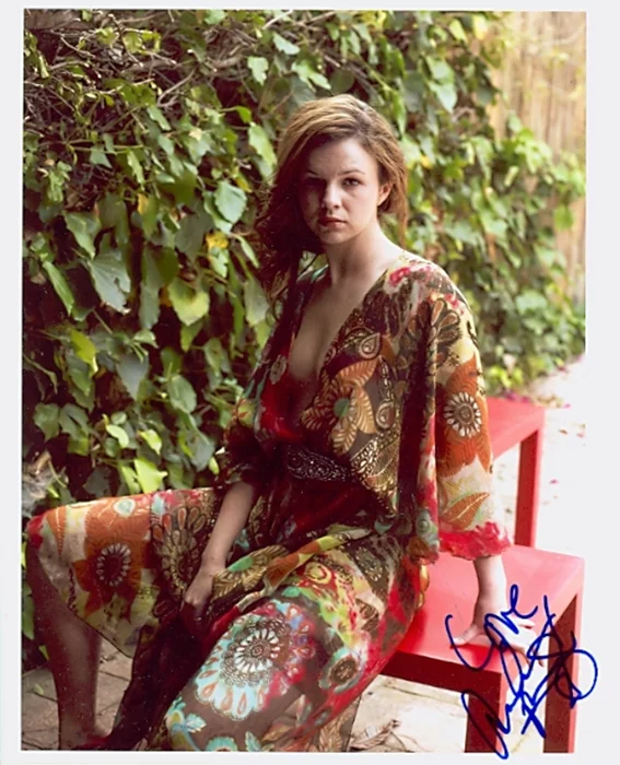 Amber Tamblyn autograph