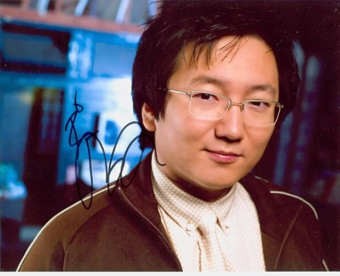 Masi Oka autograph