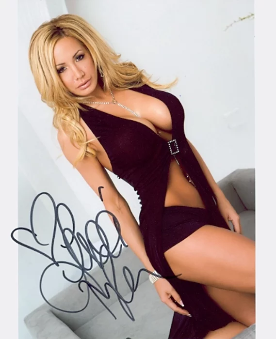 Lexxi Tyler autograph