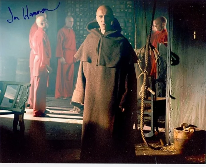 Ian Hanmore autograph