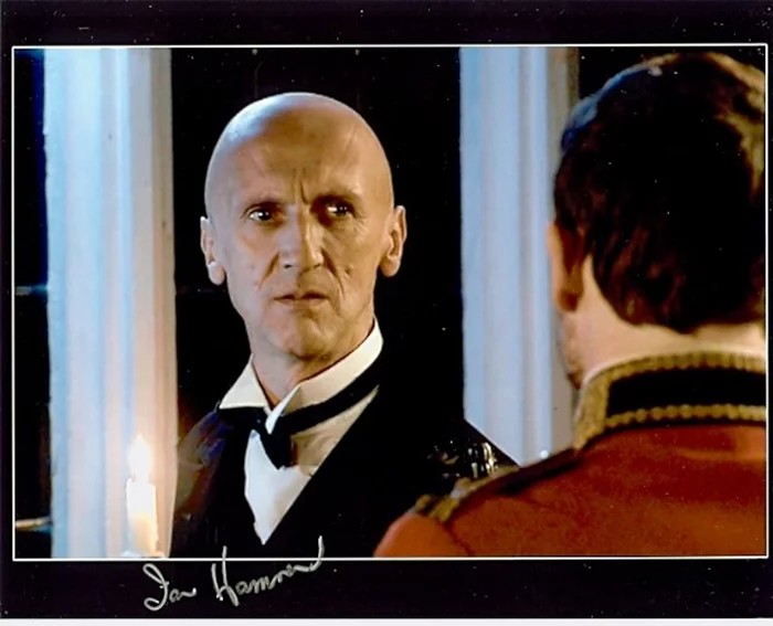 Ian Hanmore autograph