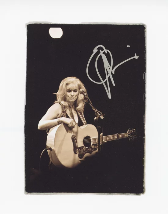 Emmylou Harris autograph