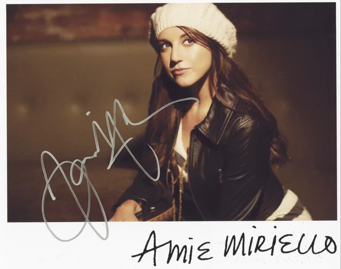 Amie Miriello autograph