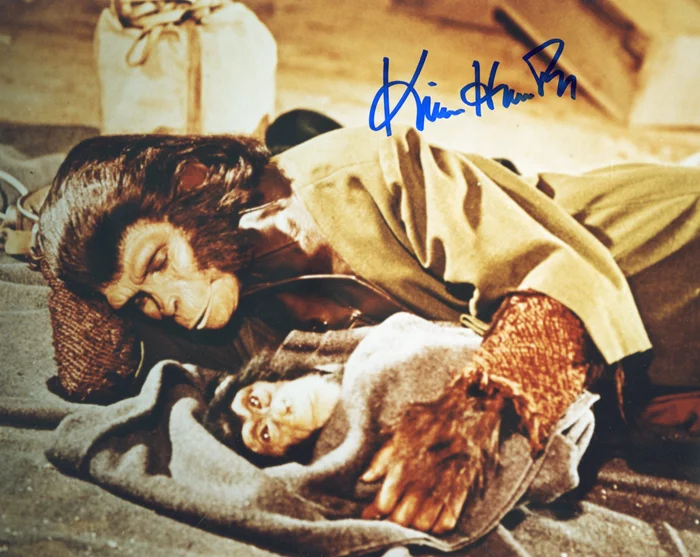 Kim Hunter autograph