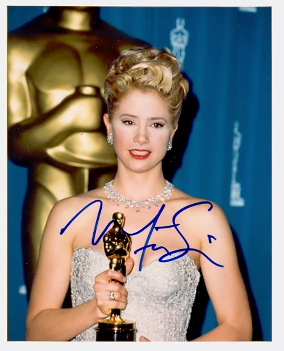 Mira Sorvino autograph