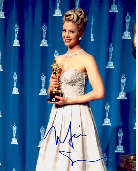 Mira Sorvino autograph