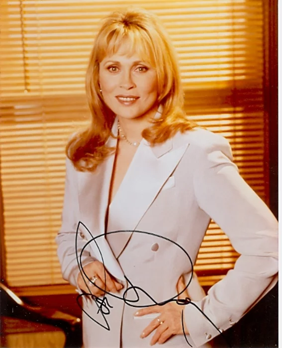 Faye Dunaway autograph
