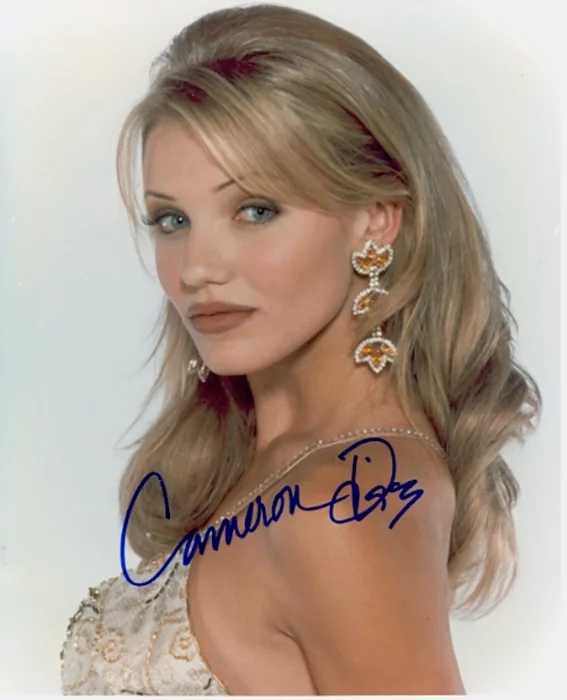 Cameron Diaz autograph