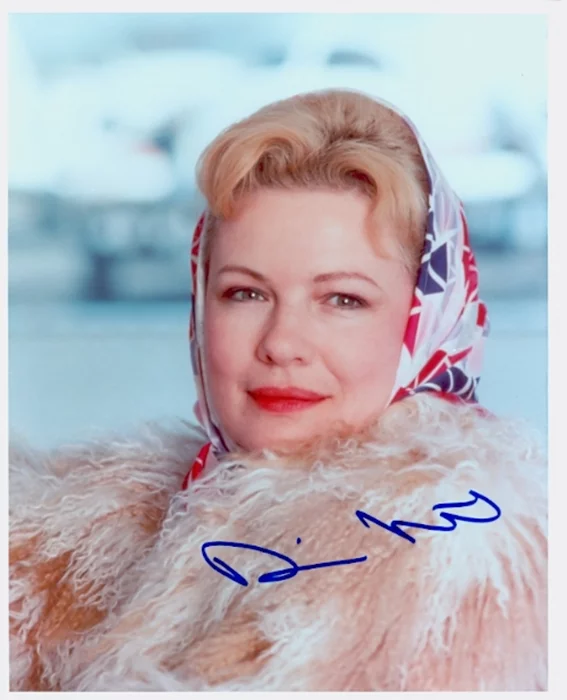 Dianne Wiest autograph