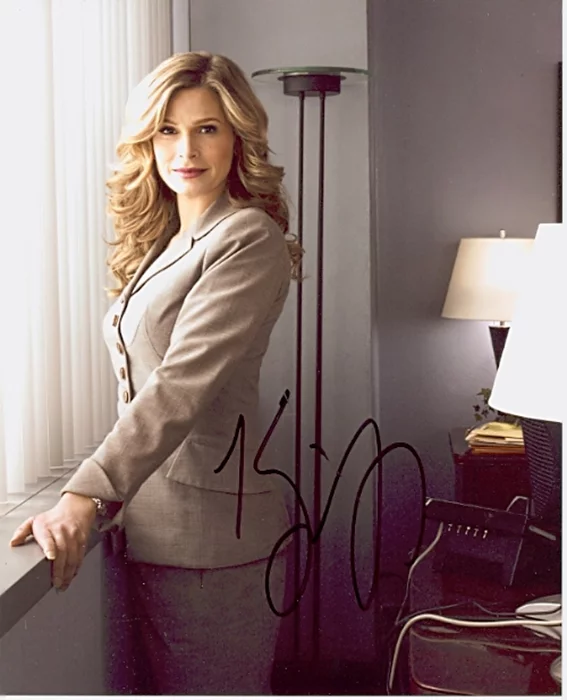 Kyra Sedgwick autograph