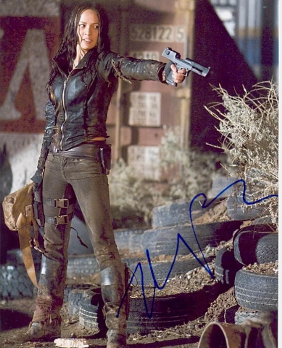 Moon Bloodgood autograph