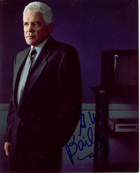 G.W. Bailey autograph
