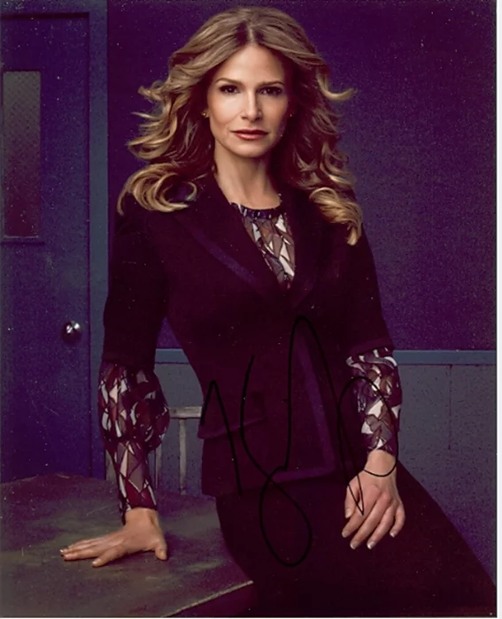 Kyra Sedgwick autograph