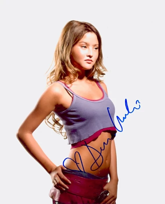 Devon Aoki autograph