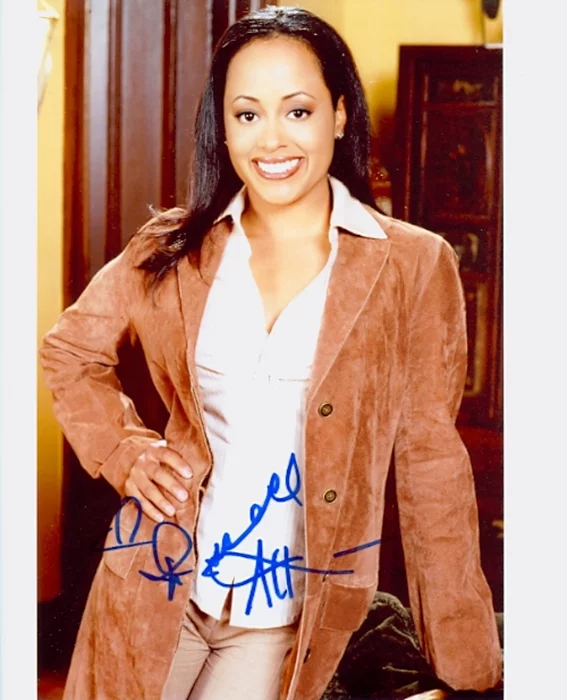 Essence Atkins autograph