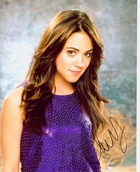 Camille Guaty autograph