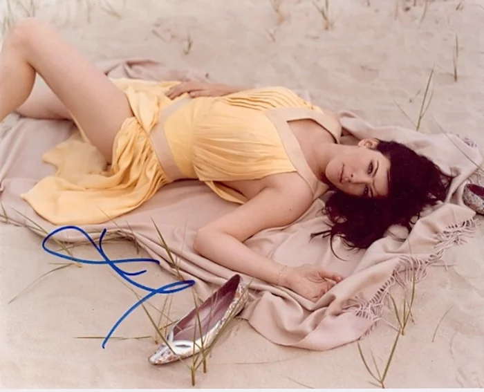 Liv Tyler autograph