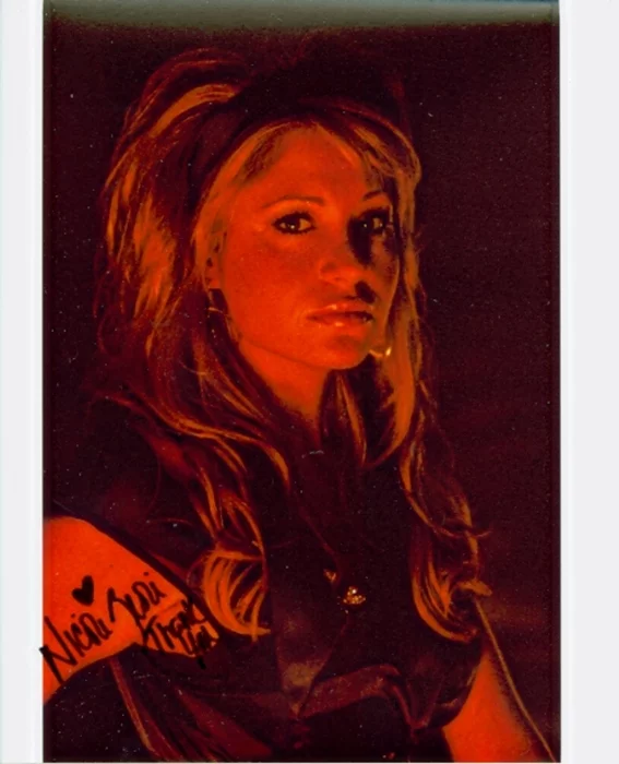 Nicole Zeoli autograph