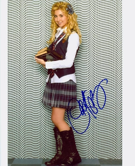 Chelsea Staub autograph