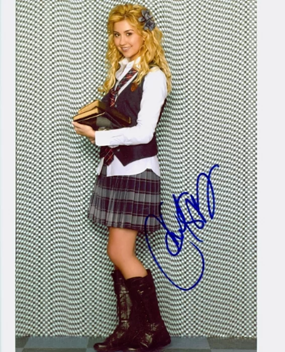 Chelsea Staub autograph