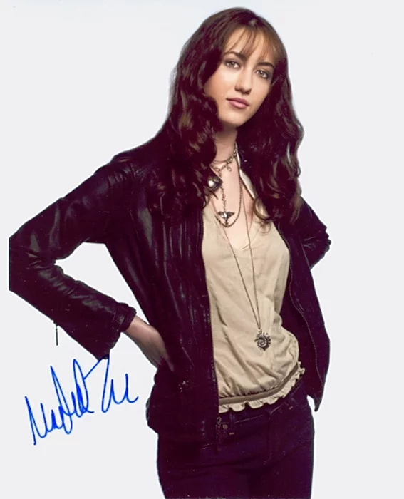 Madeline Zima autograph