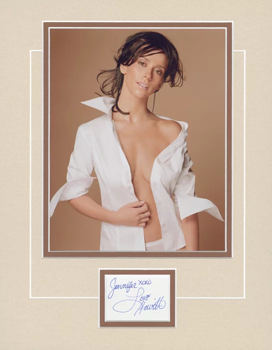 Jennifer Love Hewitt autograph