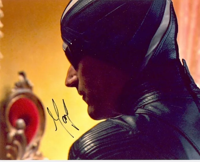 Matthew Fox autograph