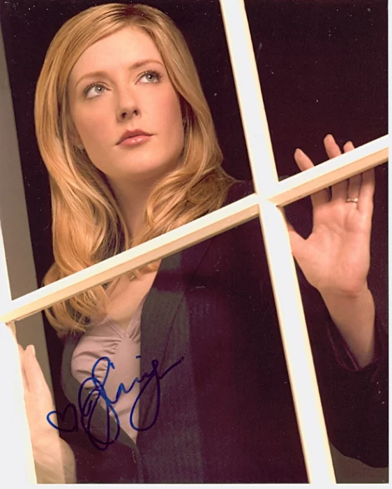 Jennifer Finnigan autograph