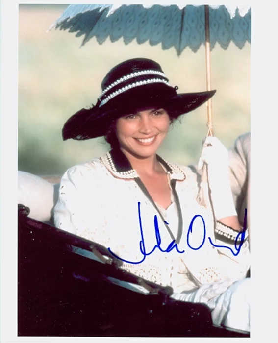 Julia Ormond autograph