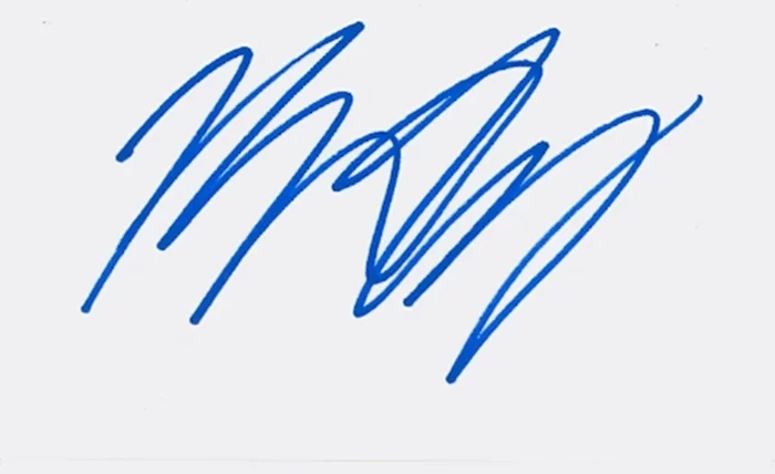 Kevin Zegers autograph