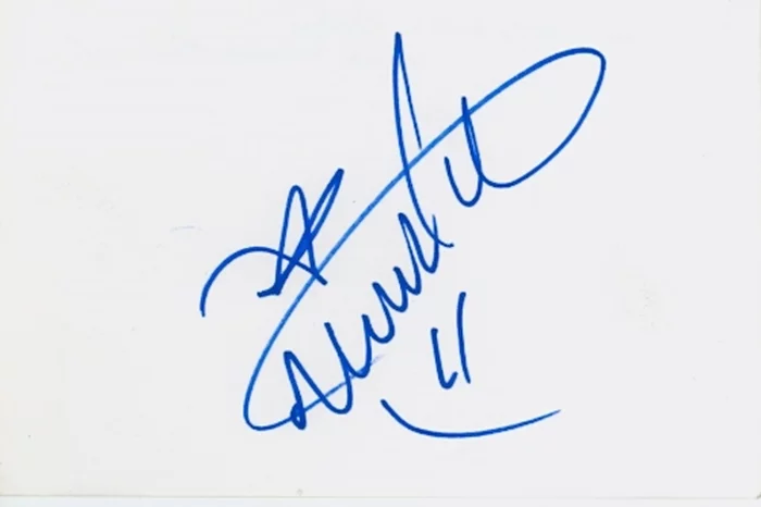 Mitchel Musso autograph