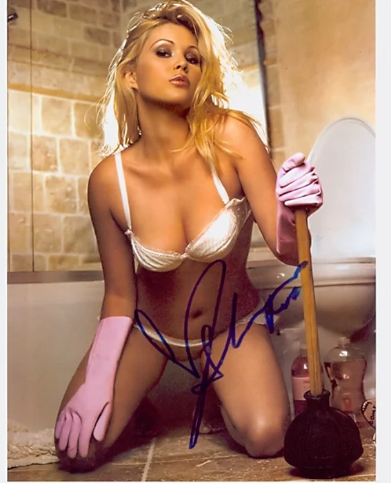 Shanna Moakler autograph