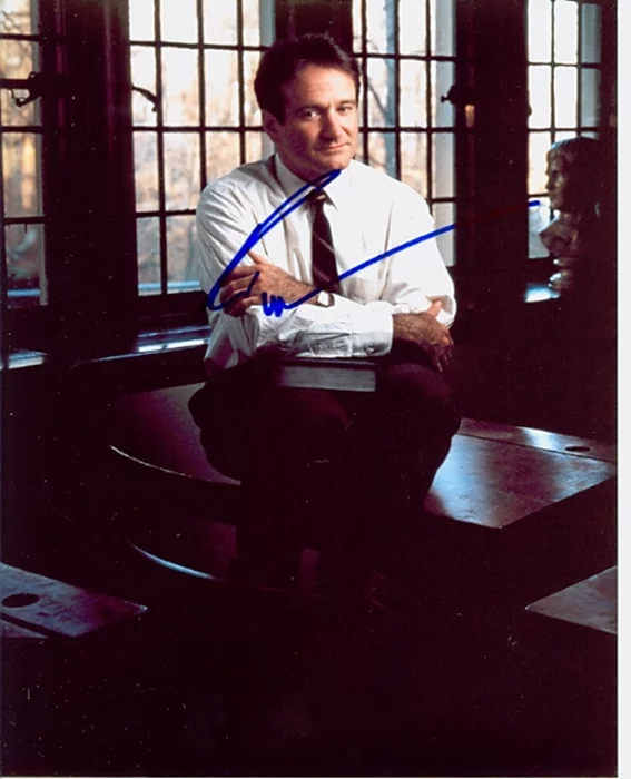 Robin Williams autograph