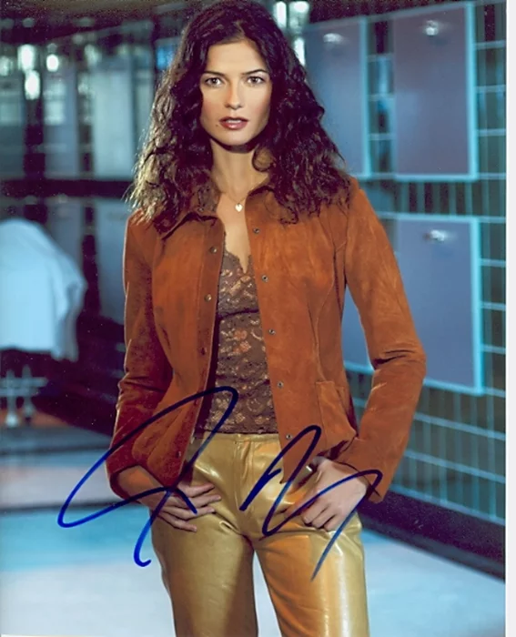 Jill Hennessy autograph