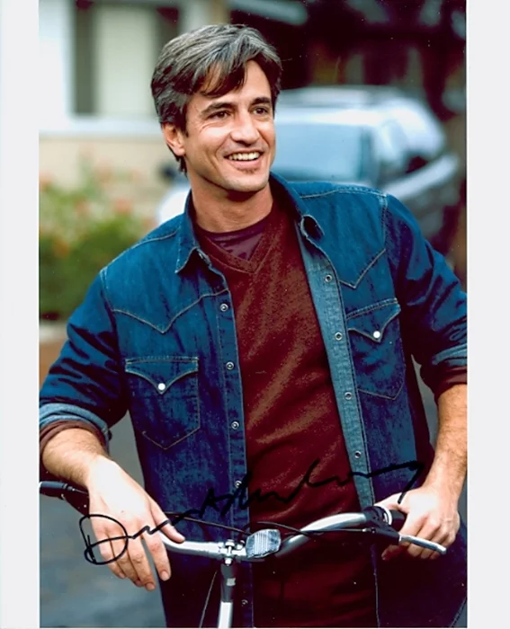 Dermot Mulroney autograph