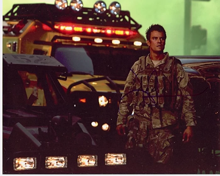 Josh Duhamel autograph