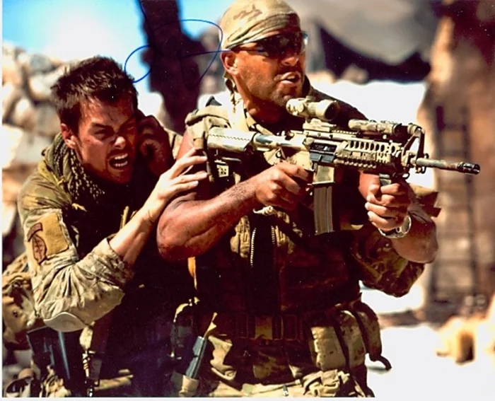 Josh Duhamel autograph