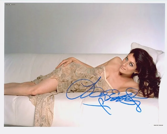 Lisa Edelstein autograph