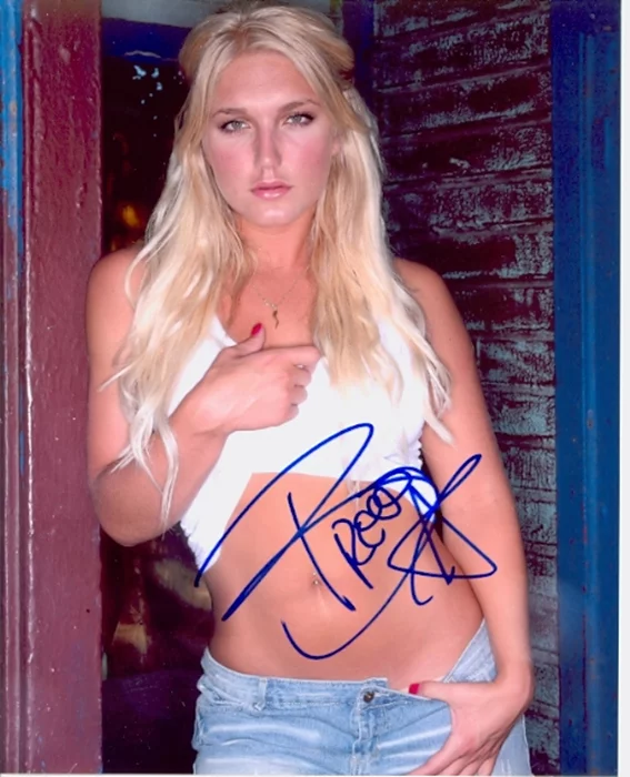 Brooke Hogan autograph