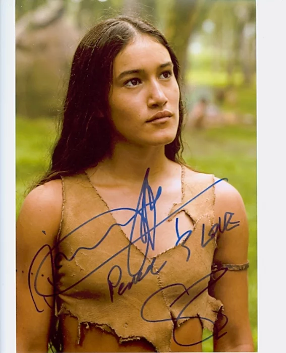 Q'Orianka Kilcher autograph