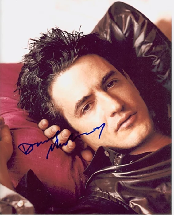 Dermot Mulroney autograph